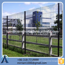 hot sale new design high quality fabulous pvc coated garden fence triangle bending fence